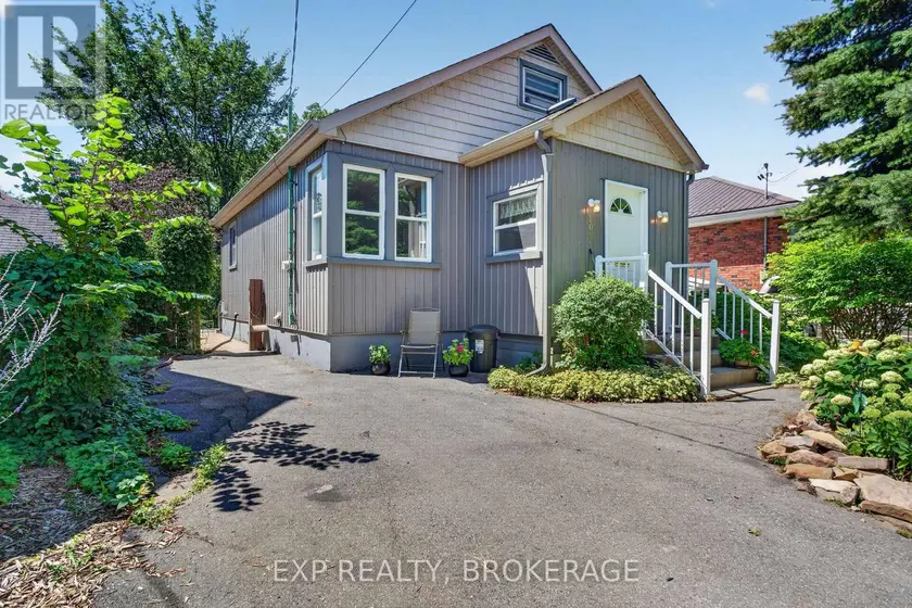 Detached at 100 REGENT STREET, Kingston