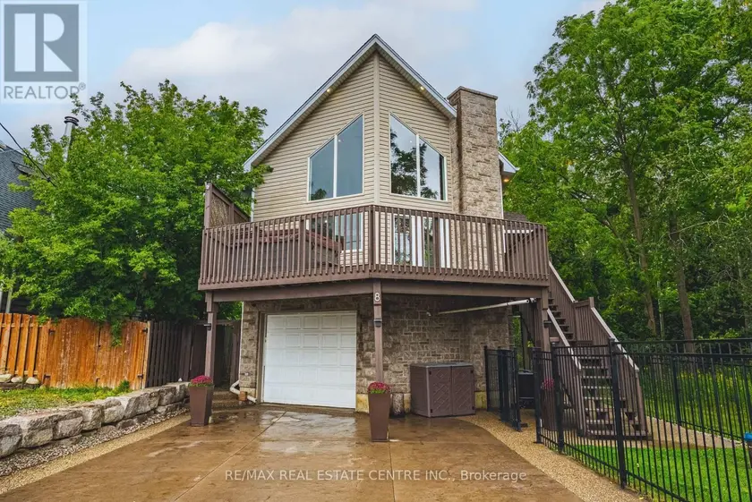 Detached at 8 LAKE ROAD, Puslinch