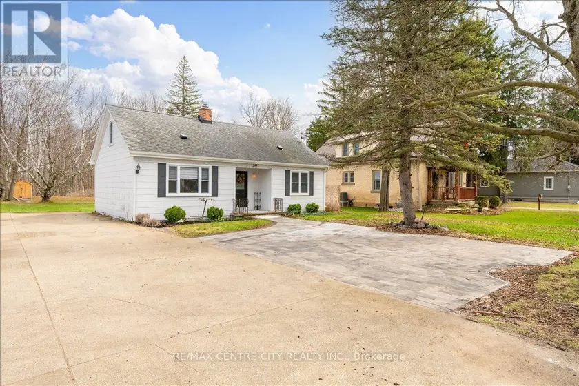 Detached at 549 VICTORIA STREET, Strathroy-Caradoc