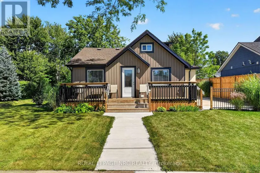 Detached at 220 ROSEWOOD AVENUE, Fort Erie