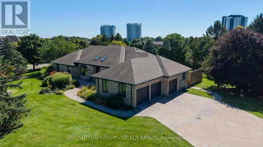 Detached at 768 FRANKLINWAY CRESCENT, London North