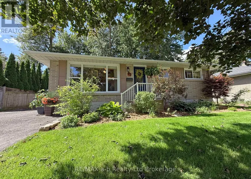 Detached at 93 NORTH PARK CRESCENT, Woodstock