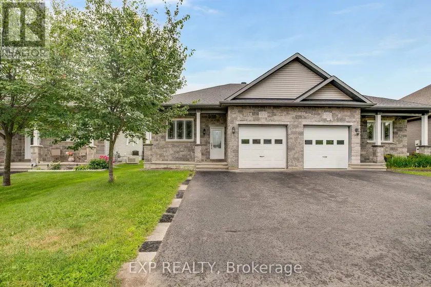 Semi-Detached/Link at 233 BELFORT STREET, Russell