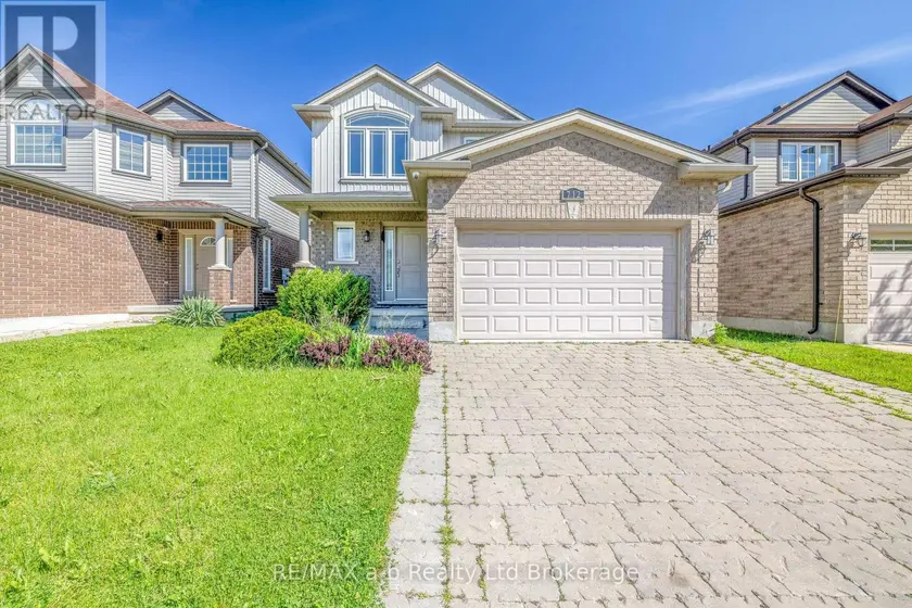 Detached at 712 BLACKACRES BOULEVARD, London North