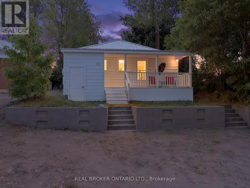 Detached at 37 WOODSTOCK AVENUE, Norfolk