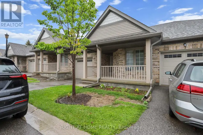 Townhouse at 12 - 215 NORTH CENTRE ROAD, London North