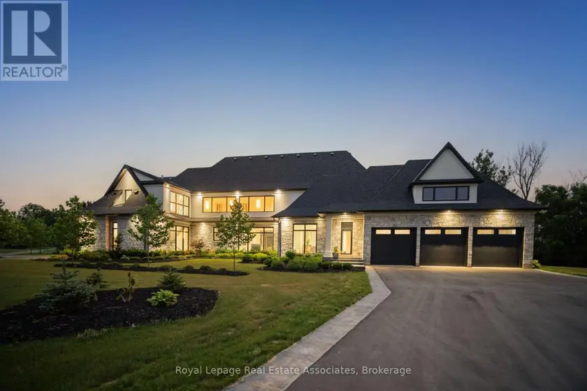 Detached at 2 RIVER ROAD, Brant