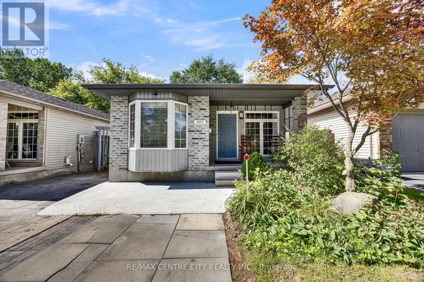 Detached at 297 HUNGERFORD STREET, London East