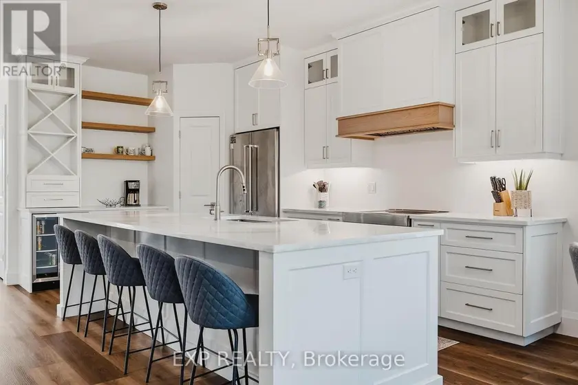 Detached at 278 GROSVENOR STREET S