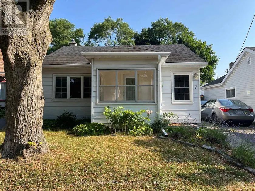 Detached at 7 THIRD AVENUE, Kingston