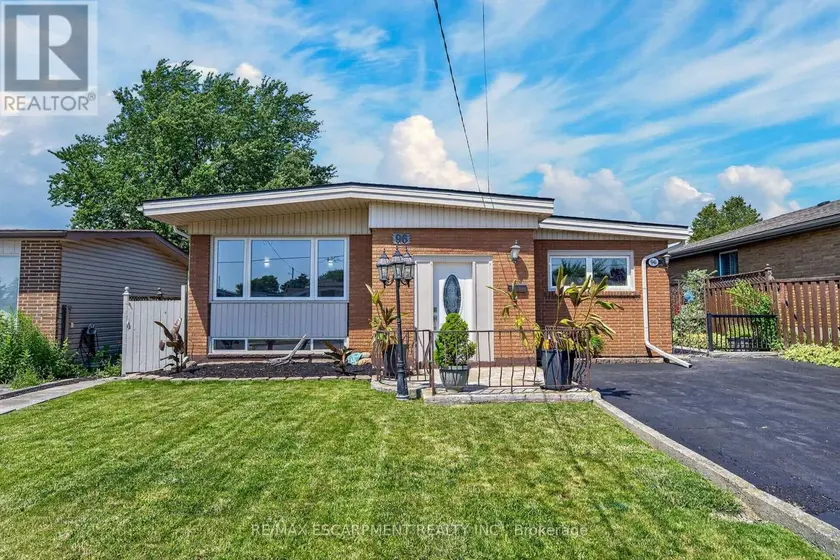 Detached at 96 FIELDING CRESCENT, Hamilton