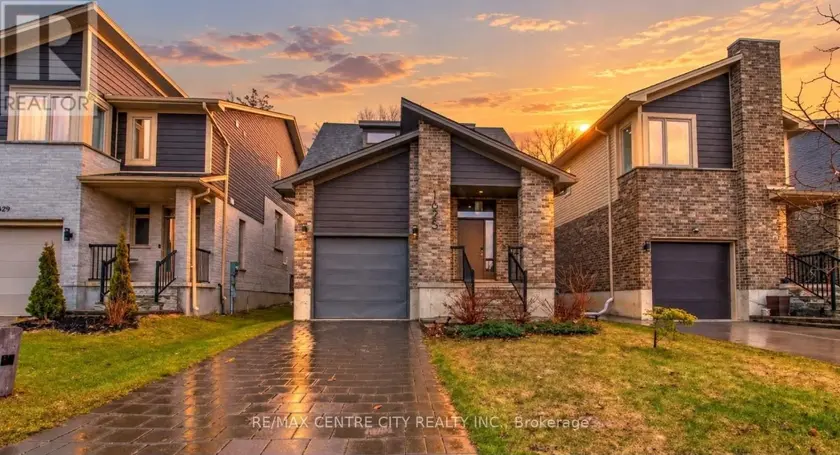 Detached at 1625 VALHALLA STREET, London North