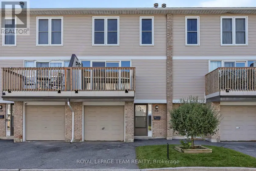 Townhouse at D - 284 DALEHURST DRIVE, Ottawa