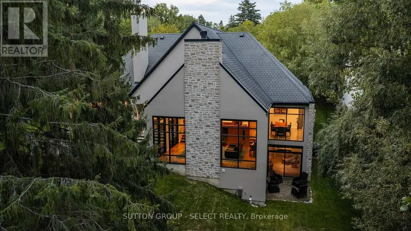 Detached at 6 - 756 RIVERSIDE DRIVE, London North