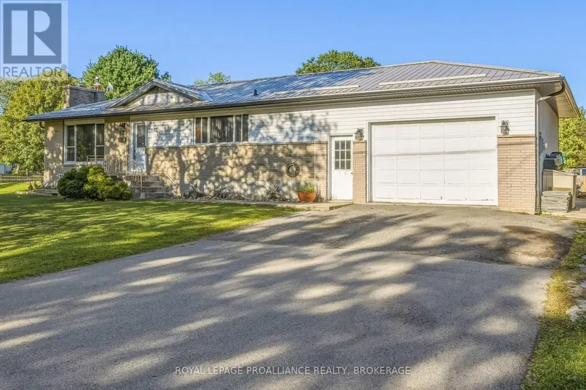 Detached at 420 MAPLE RIDGE DRIVE, Kingston