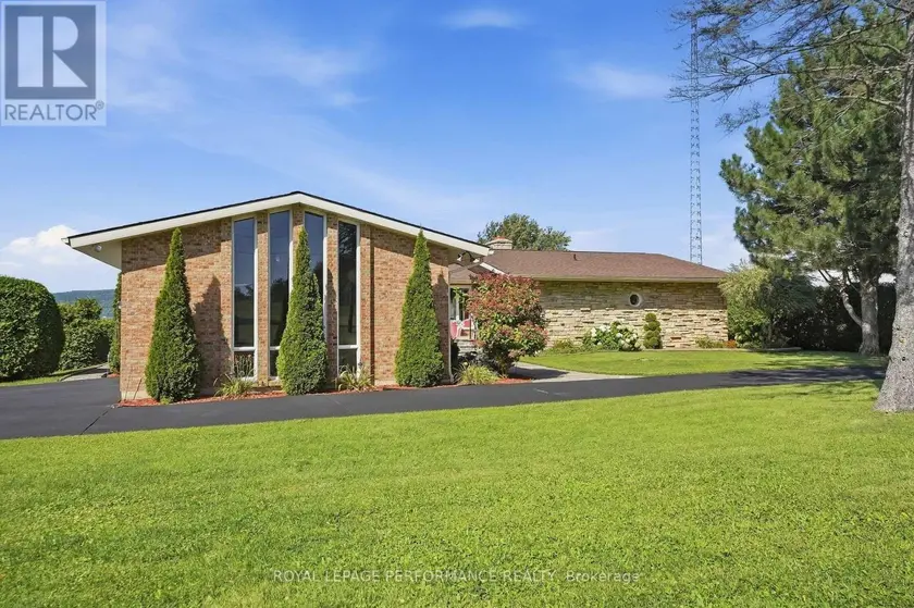 Detached at 2442 BAY ROAD, Champlain