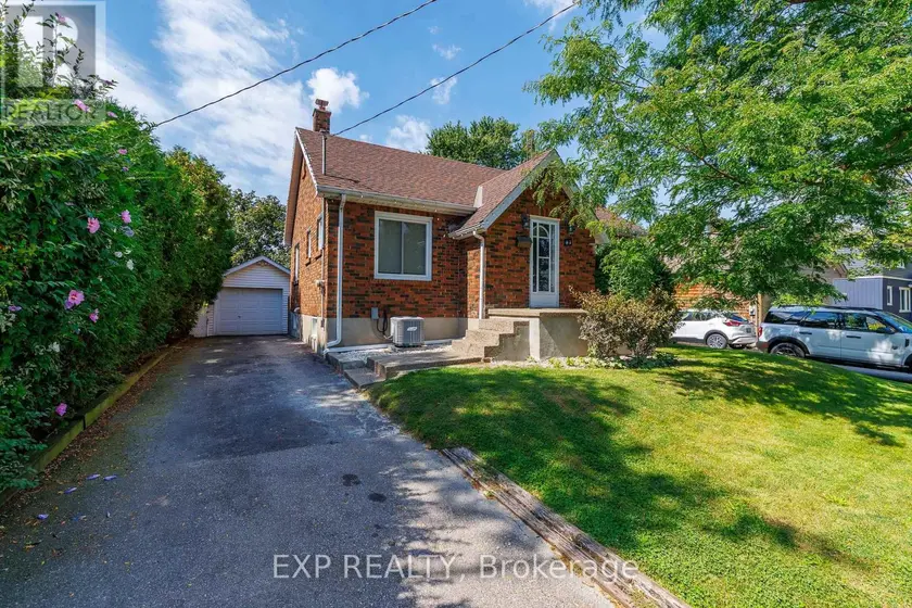 Detached at 61 MARMORA STREET, St. Catharines
