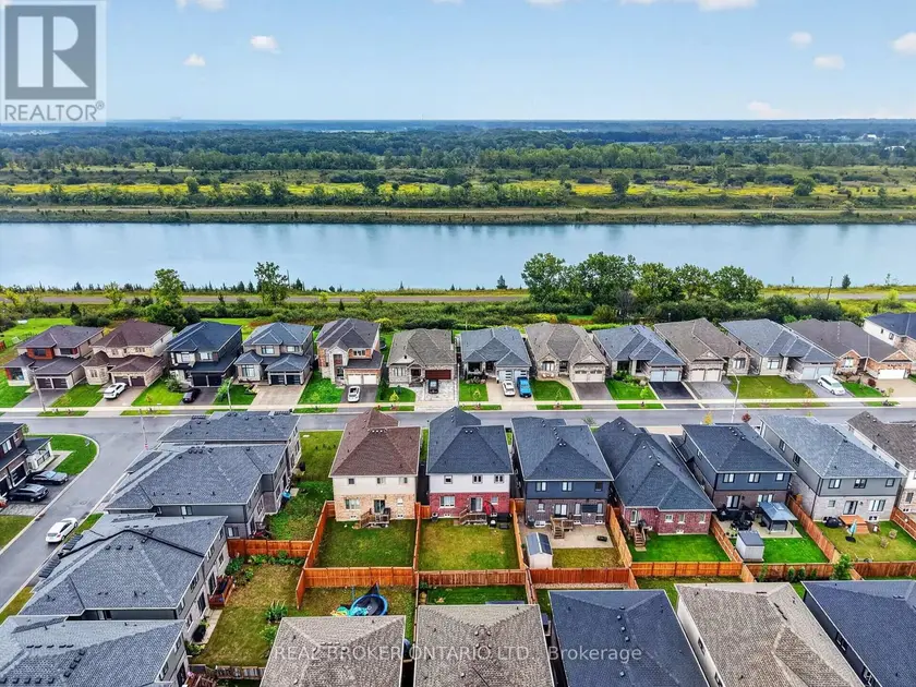 Detached at 205 SHOREVIEW DRIVE, Welland