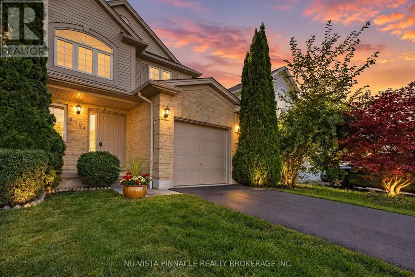 Detached at 2504 MEADOWGATE BOULEVARD, London South