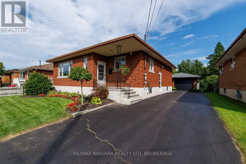 Detached at 393 WELLINGTON STREET, Port Colborne