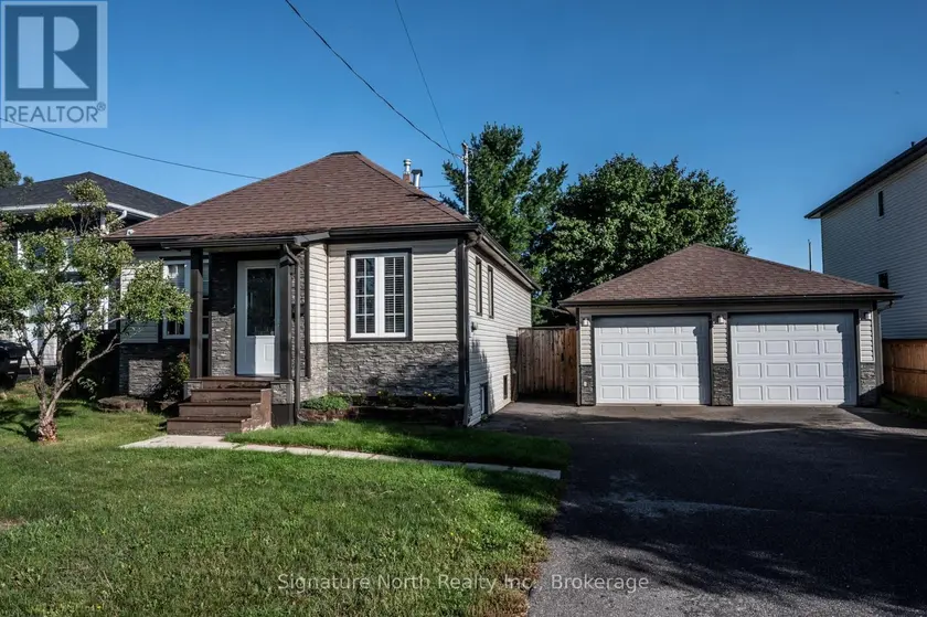 Detached at 870 DETROIT AVENUE, Thunder Bay