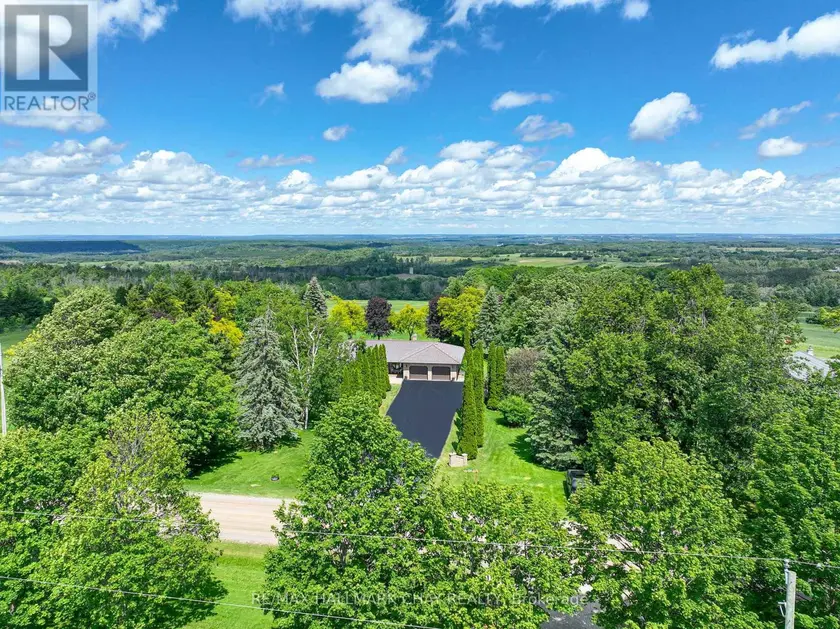 Detached at 877065 FIFTH LINE, Mulmur