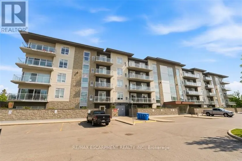 Apartment at 413 - 16 MARKLE CRESCENT, Hamilton