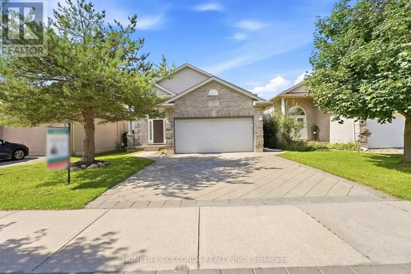 Detached at 1707 CORONATION DRIVE, London North