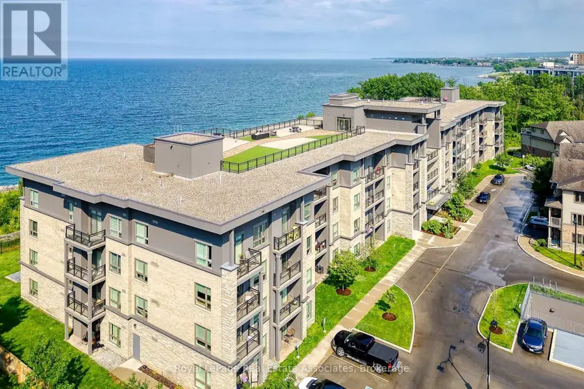 Apartment at 111 - 35 SOUTHSHORE CRESCENT, Hamilton