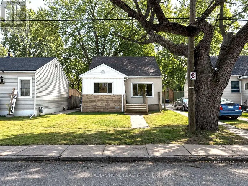 Detached at 42 UNION STREET, St. Catharines