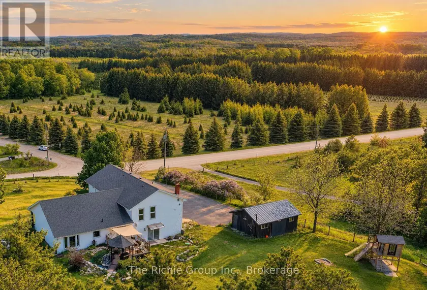 Detached at 994490 MONO-ADJALA TOWNLINE, Mono