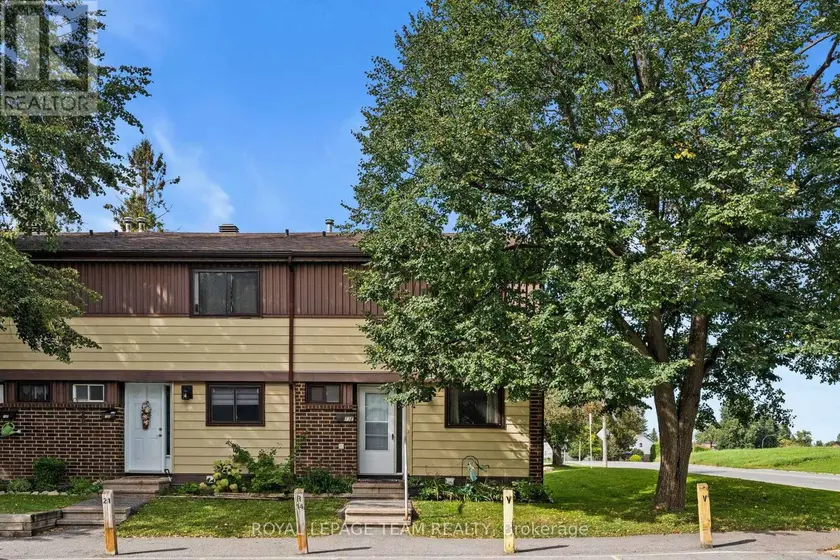 Townhouse at E - 73 FOXFIELD DRIVE, Ottawa