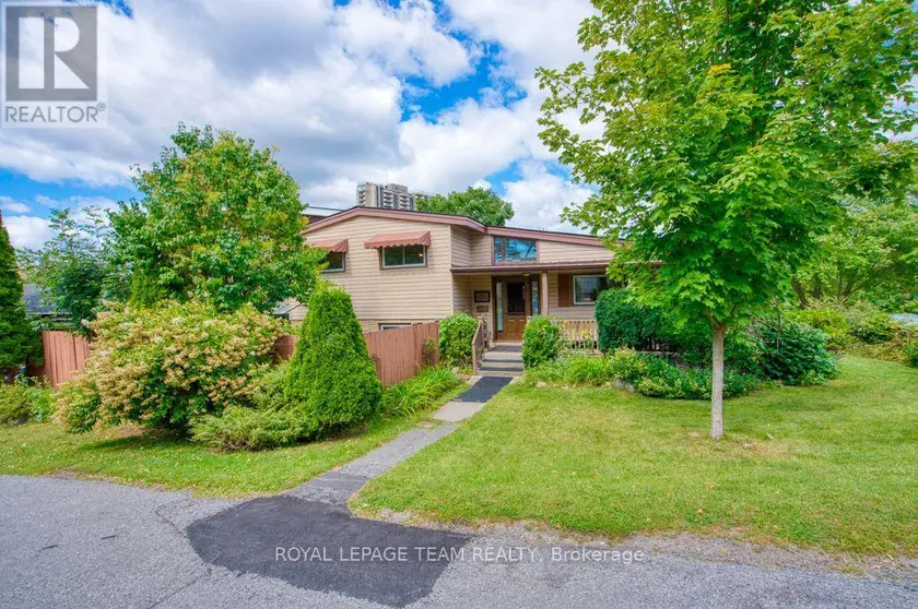 Detached at 220 ANCASTER AVENUE, Ottawa