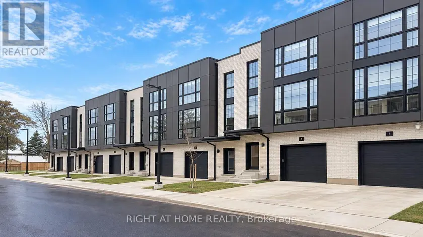 Townhouse at 9 - 2500 MAIN STREET, London South