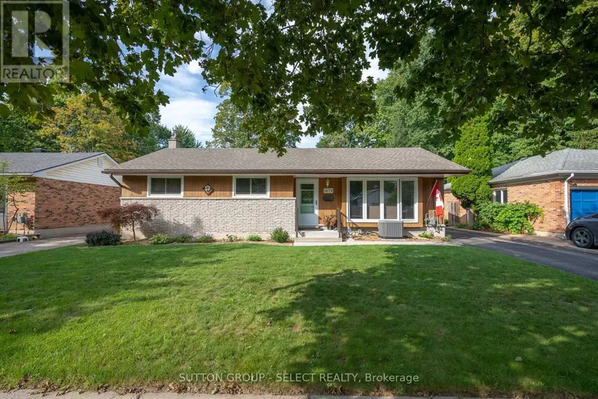 Detached at 1679 ESTEVAN ROAD, London North