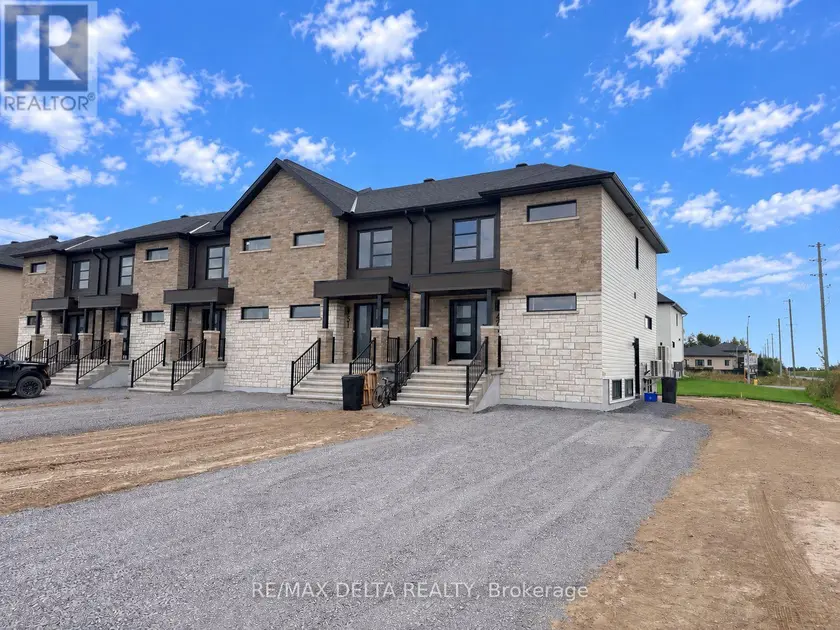 Townhouse at A - 63 CARPE STREET, Casselman
