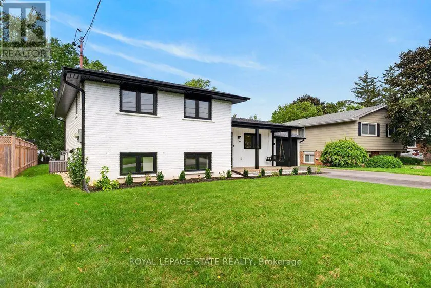 Detached at 90 LAKESIDE DRIVE, Grimsby