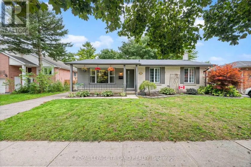 Detached at 1611 TROSSACKS AVENUE, London North