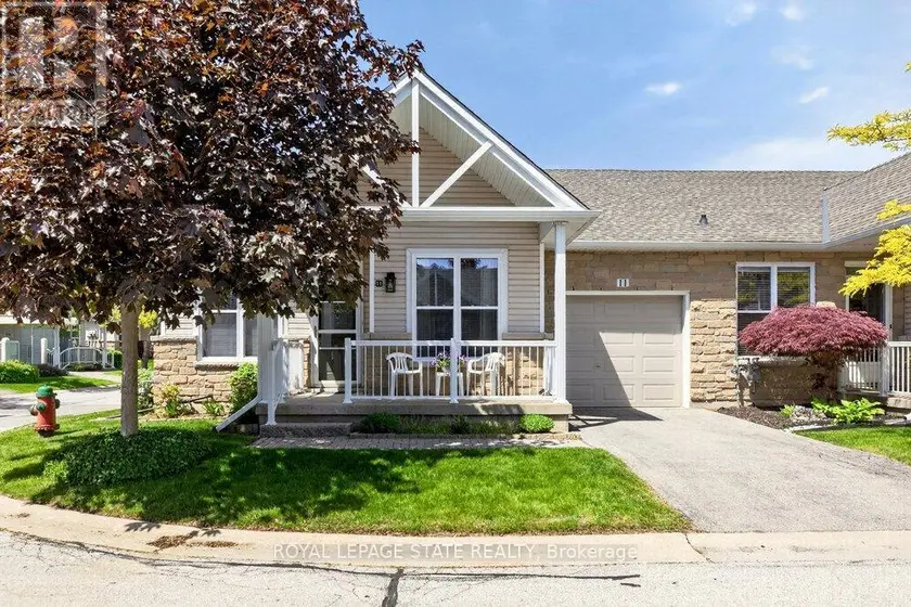 Townhouse at 11 - 20 KITTY MURRAY LANE, Hamilton