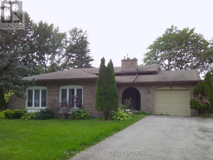 Detached at 71 GLENAYR PLACE, Welland