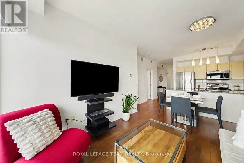 Apartment at Unit 1806