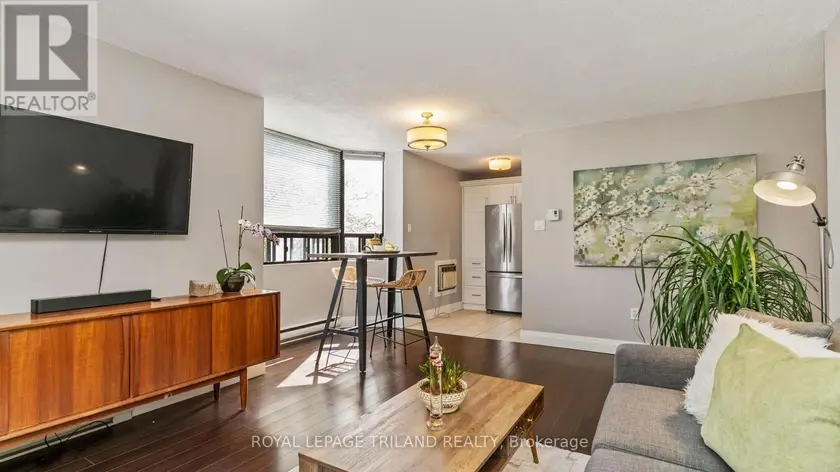Apartment at 301 - 75 HUXLEY STREET, London South