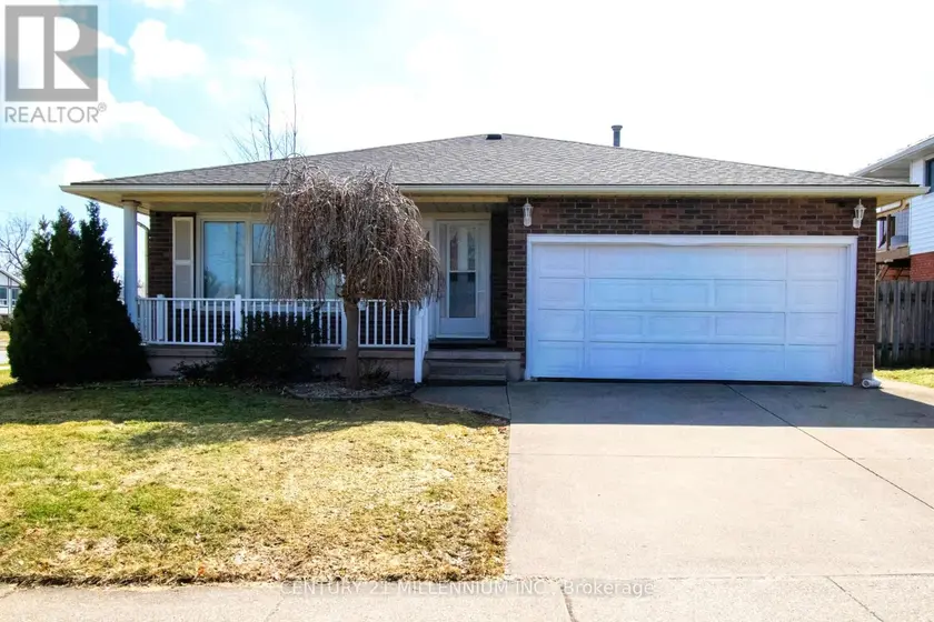 Detached at 3 COLLEGE PARK DRIVE, Welland