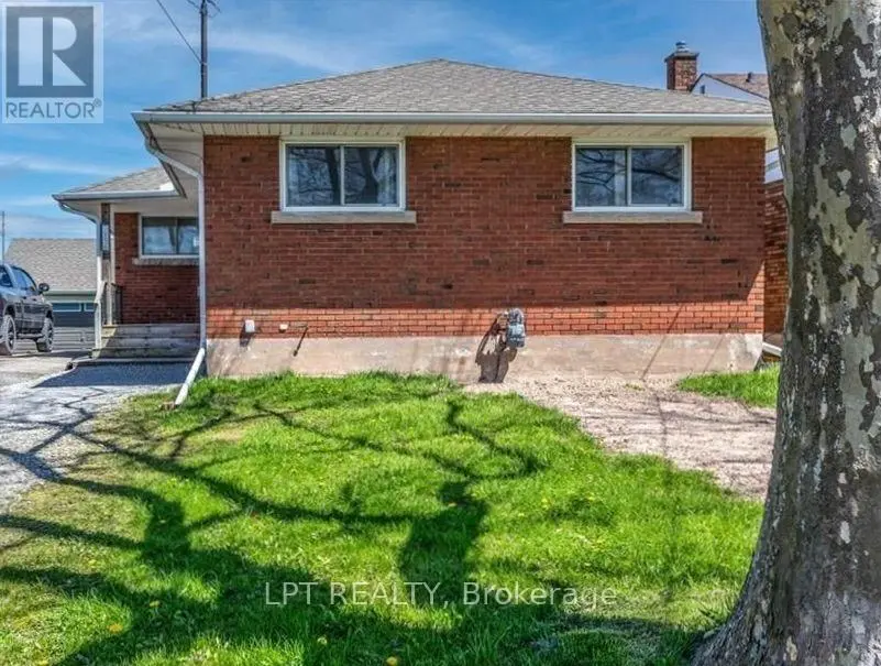 Detached at 7156 WARDEN AVENUE, Niagara Falls