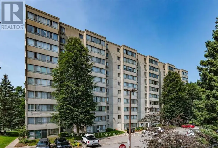 Apartment at 211 - 570 PROUDFOOT LANE, London North