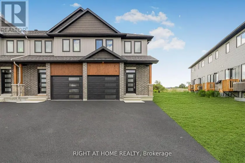 Townhouse at 60 GRIFFITH WAY, Carleton Place