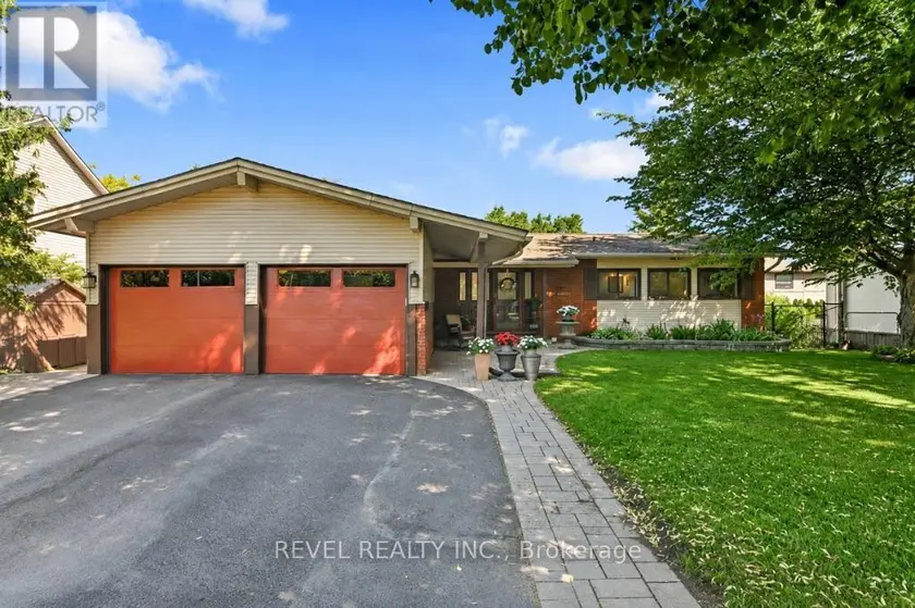 Detached at 2555 REGINA STREET, Ottawa