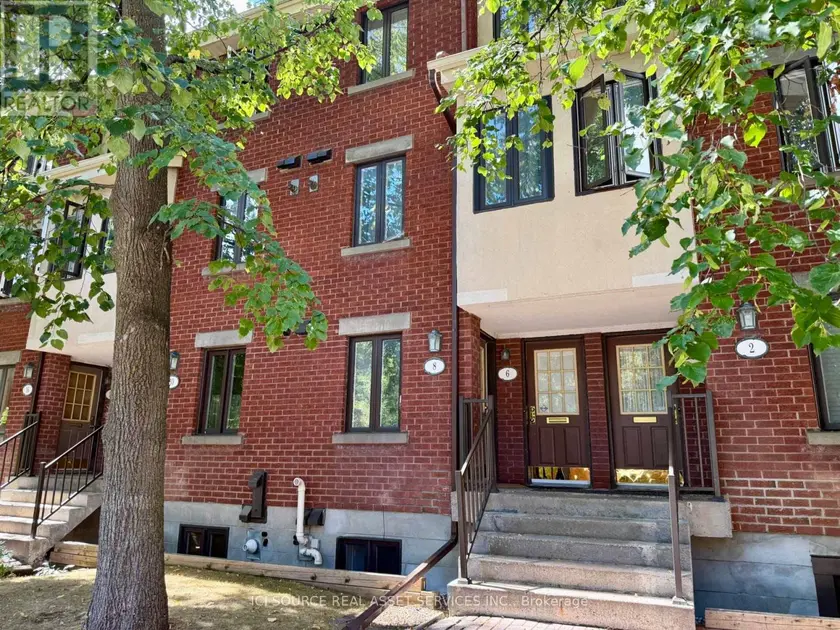 Townhouse at 8 BLUE MOON PRIVATE, Ottawa