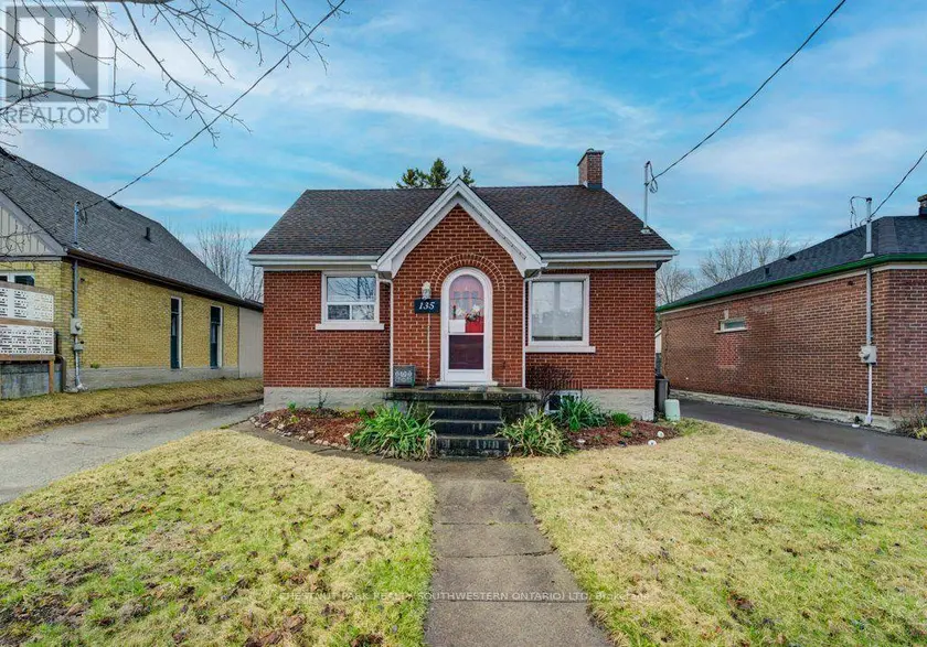 Detached at 135 STIRLING AVENUE, Kitchener