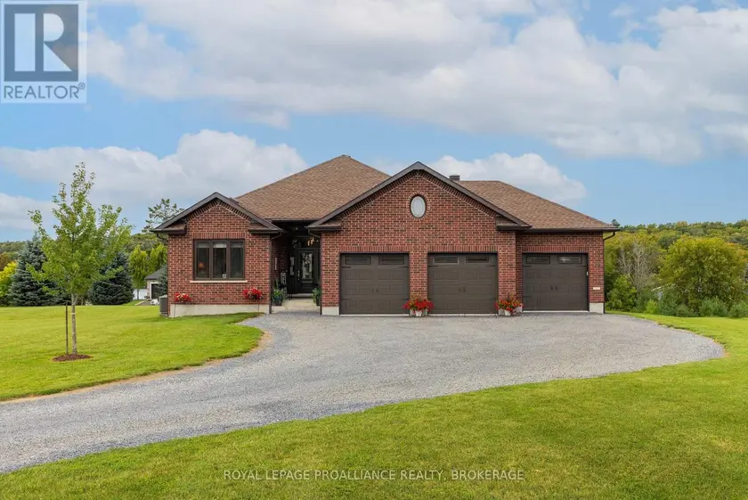 Detached at 4 SANDSTONE COURT, Frontenac